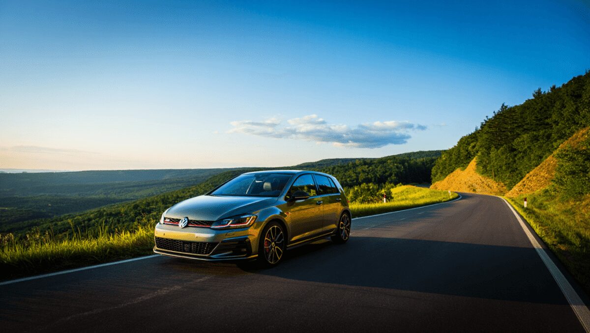 Volkswagen
Golf GTI Edition 50, la più potente di sempre: ecco quanto costa