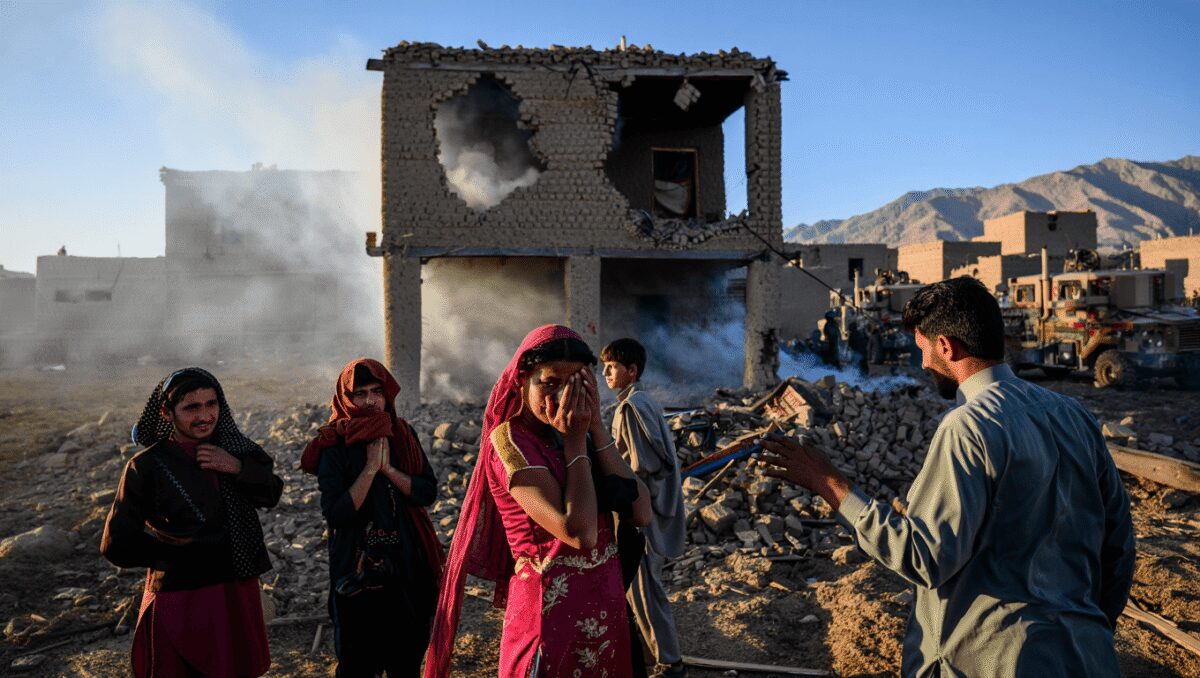 Il Pakistan ha bombardato alcune zone di confine dell’Afghanistan, uccidendo almeno dieci persone