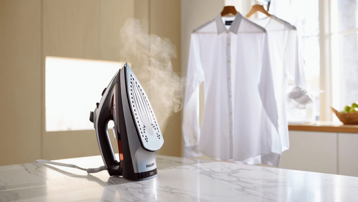 Mai provato? Allora fallo adesso: lo stiratore verticale a vapore Philips al prezzo più basso di sempre