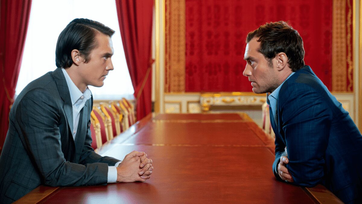 Il mago del Cremlino: ecco il trailer ufficiale del film di Olivier Assayas con Paul Dano e Jude Law