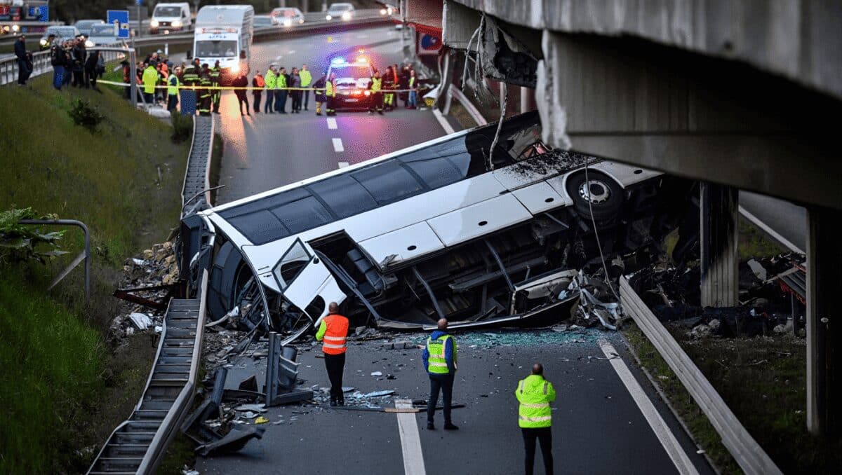 Si sono concluse le indagini sull’incidente dell’autobus precipitato dal cavalcavia di Mestre: ci sono 7 indagati