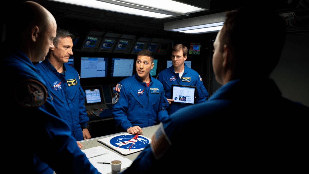 Crew-11: rientro anticipato per problema di salute (update)