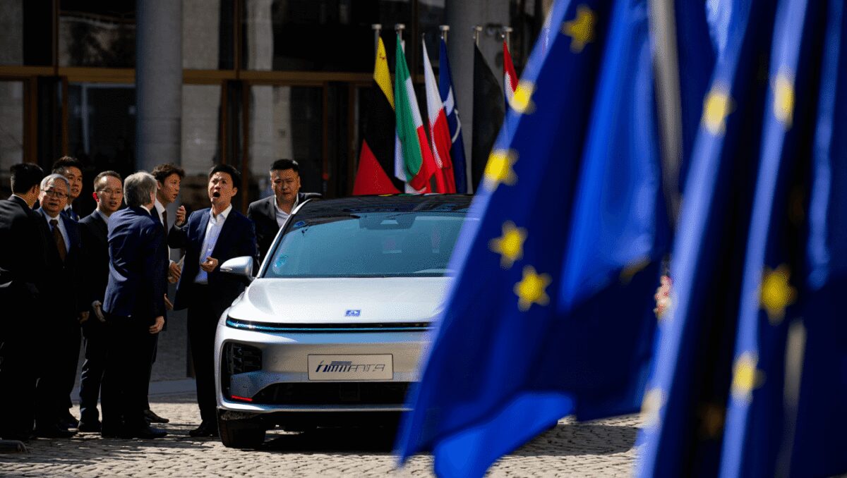 Unione europea
Bruxelles: “Nessun dazio sulle ibride cinesi”. Ma il dibattito resta aperto