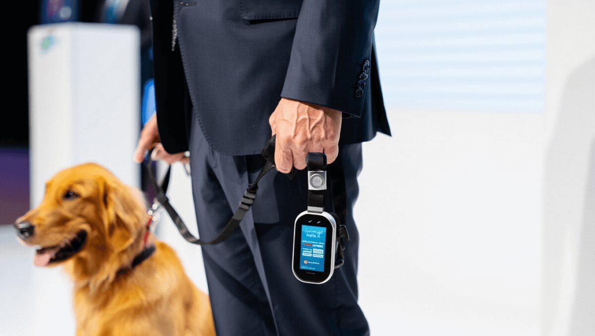 Attività, trazione e respiro: cosa misurano i guinzagli Hello.it presentati al CES 2026