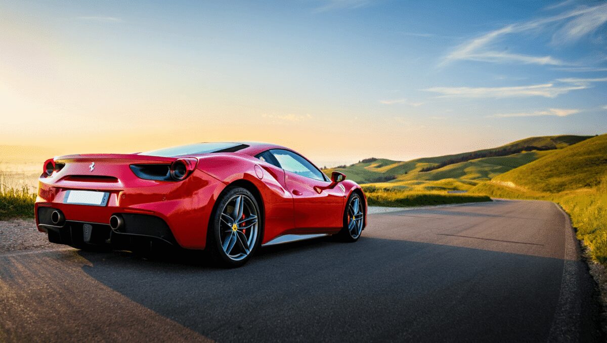 
    	I bilanci
        Ferrari, 2025 in crescita oltre le attese, ma per il 2026 punta ancora più in alto
    