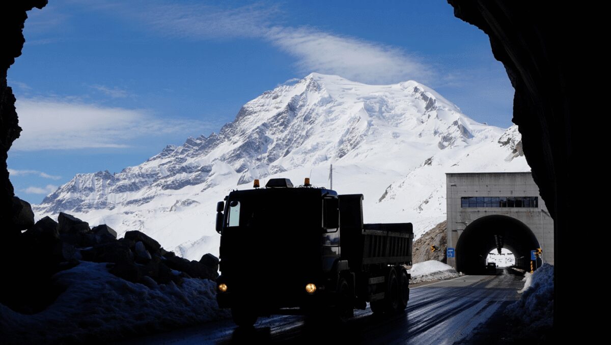 Monte Bianco
La chiusura del Traforo può causare uno shock economico da 11 miliardi