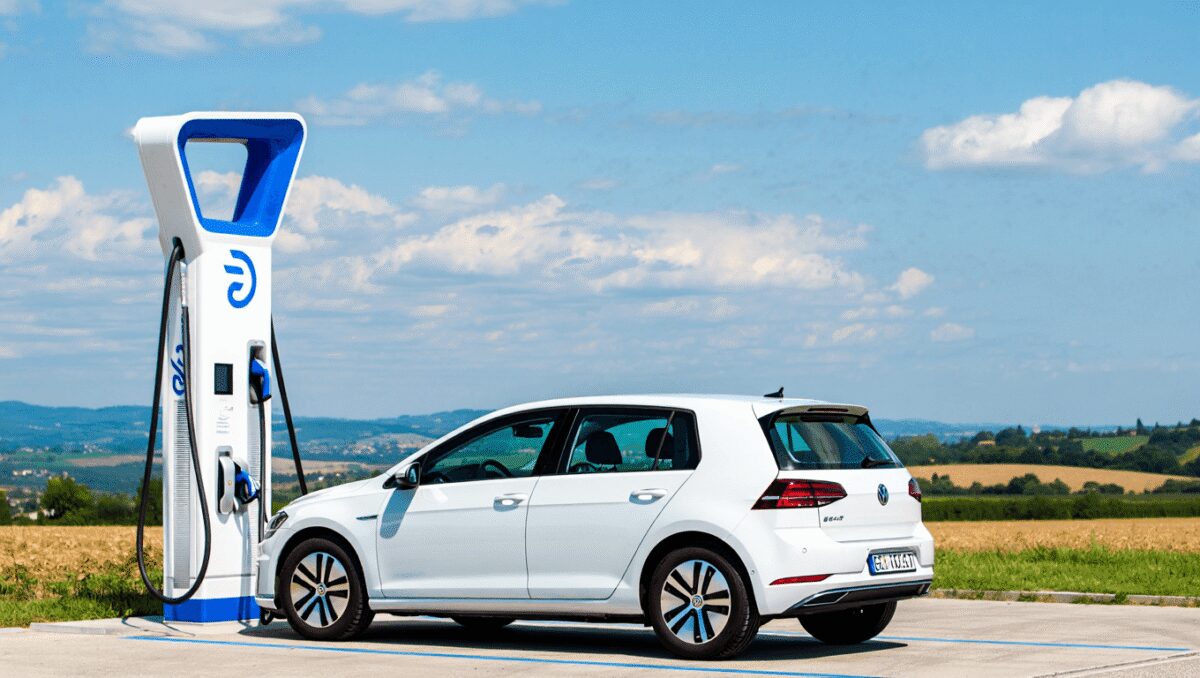 
    	Mobilità elettrica
        Nel 2025 Ewiva ha attivato 430 nuovi punti di ricarica HPC
    