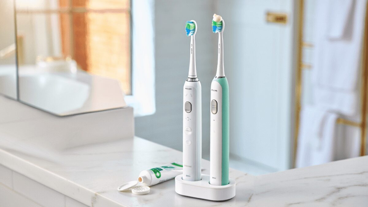 Philips Sonicare Serie 3000, in confezione da due spazzolini elettrici, in offerta su Amazon a soli 59,99 euro
