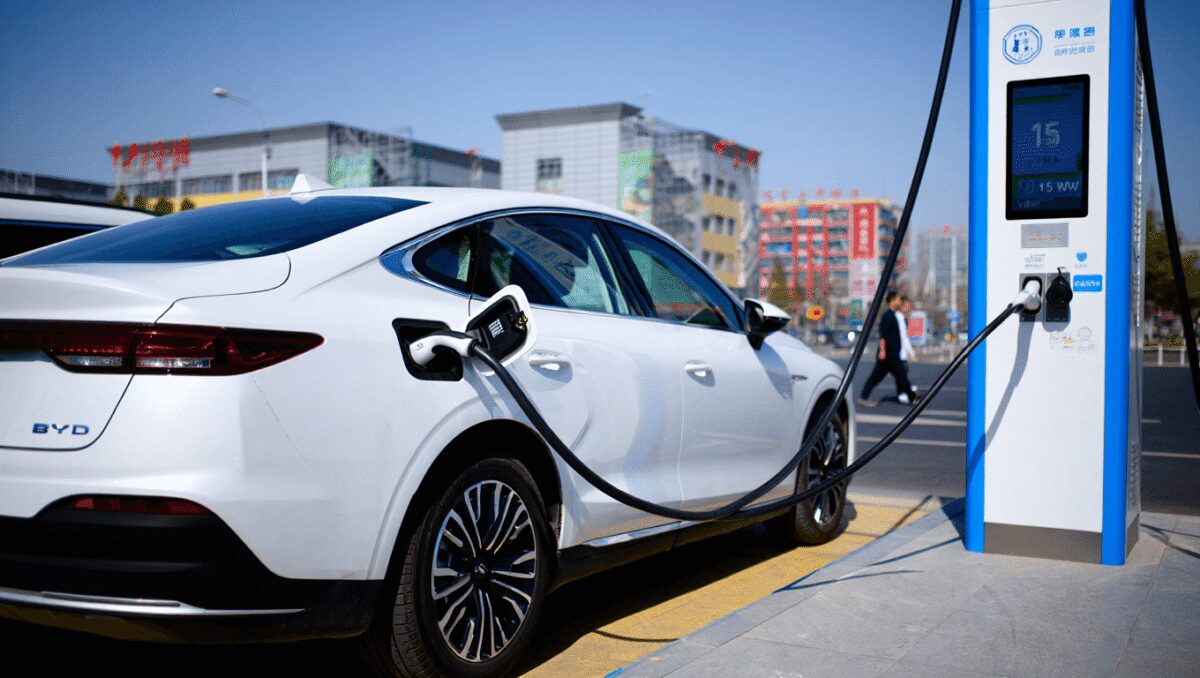 BYD Flash Charging si espande a tappeto: la Cina ha già 5.000 stazioni da 1,5 MW