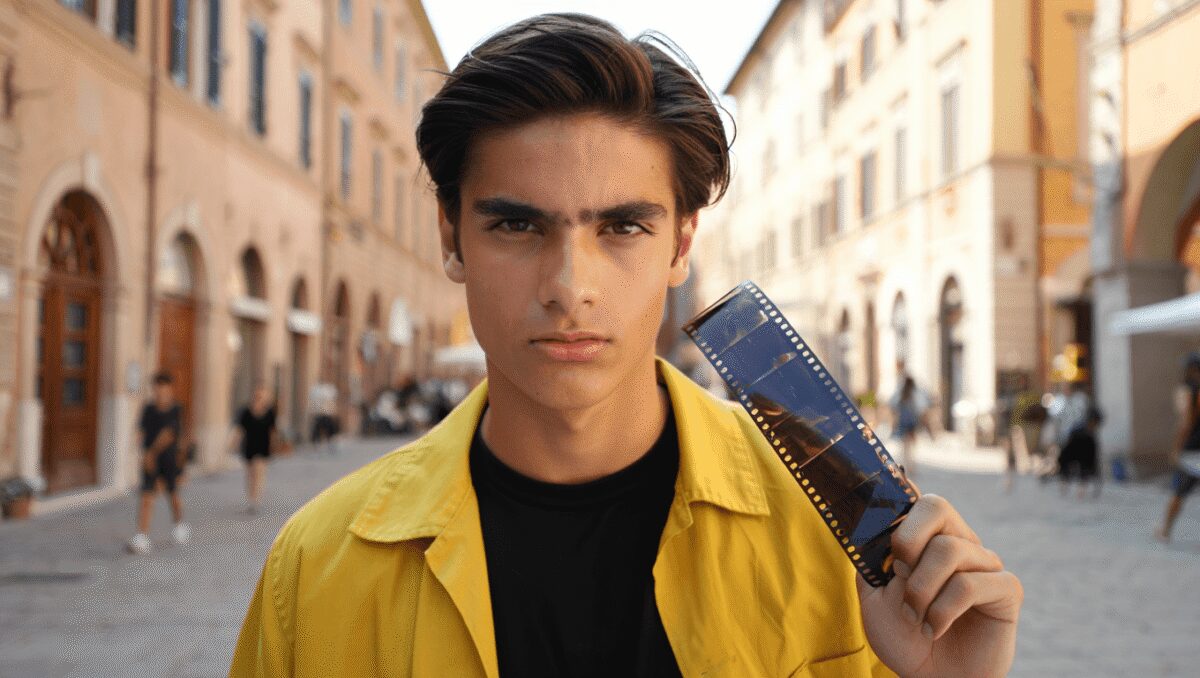 Giffoni Film Festival, l'immagine ufficiale dell'edizione 2026 invita a raggiungere "Le cose impossibili"