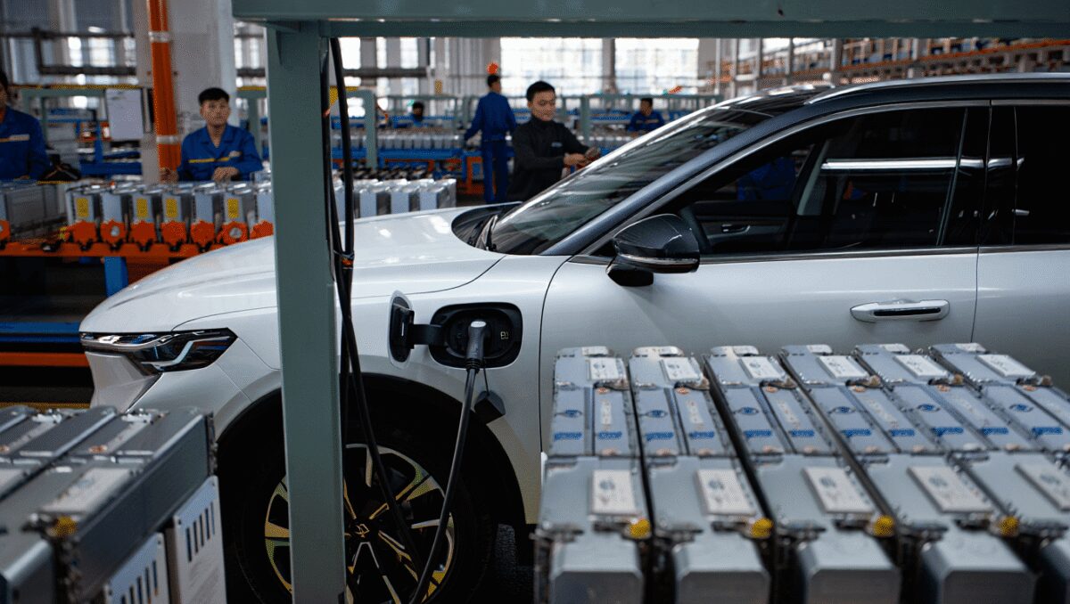 Batterie per auto, oltre metà del mercato mondiale è controllato da Catl e BYD