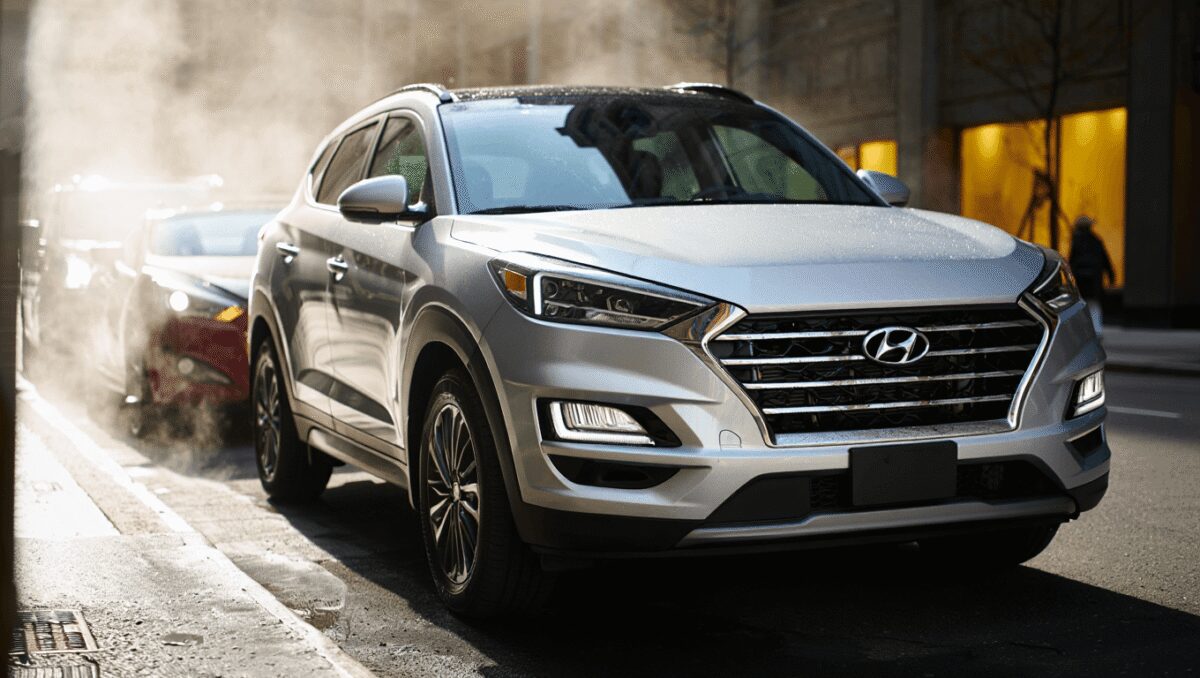 Hyundai Tucson full hybrid, quasi 18 km/l in città: quanto consuma la SUV nell'uso quotidiano