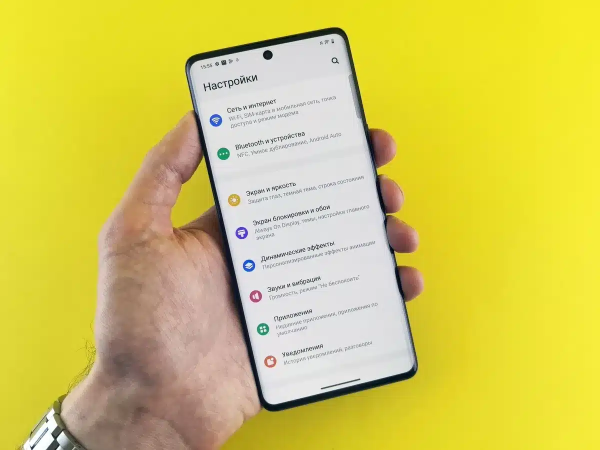 Schermata delle impostazioni Android con menu Gesti e Tasti rapidi