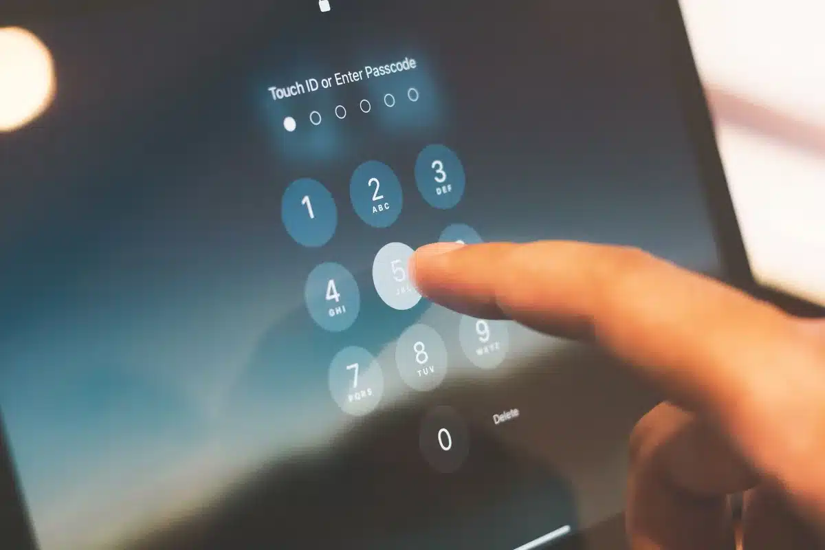 Impostazioni di sicurezza di uno smartphone con autenticazione a due fattori abilitata