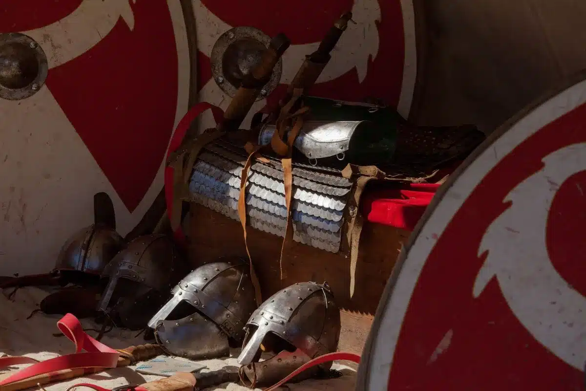 Unità militari in formazione tattiche su campo di battaglia fantasy