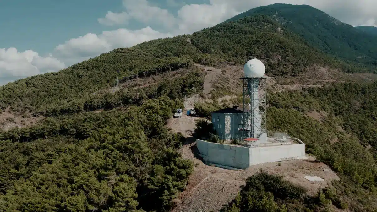 Sensore sismico altamente sensibile in laboratorio spaziale per misurare vibrazioni lunari