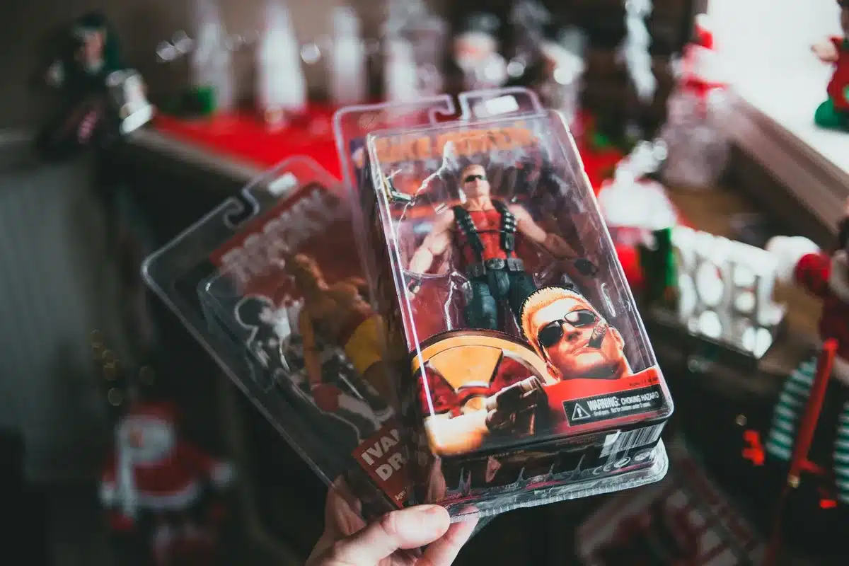 Cofanetto da collezione con statuetta, steelbook e stampe artistiche per appassionati di videogiochi