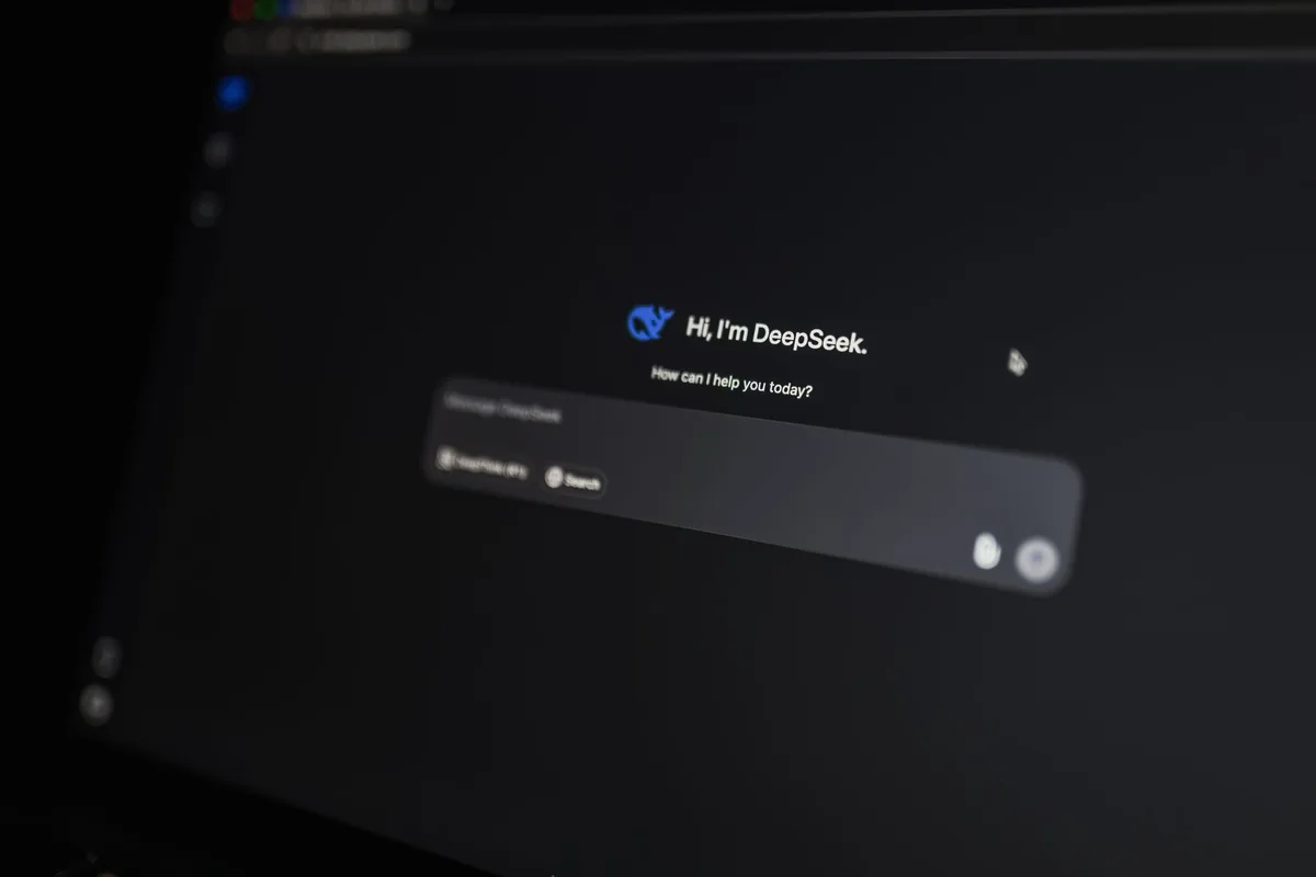 Interfaccia di chat conversazionale per la creazione di tracce musicali