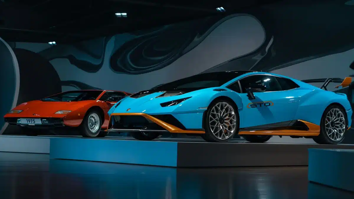 Supercar rare esposte in una collezione privata o museo automobilistico