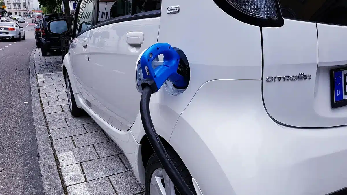 Colonnina di ricarica in corrente continua ultraveloce per veicoli elettrici