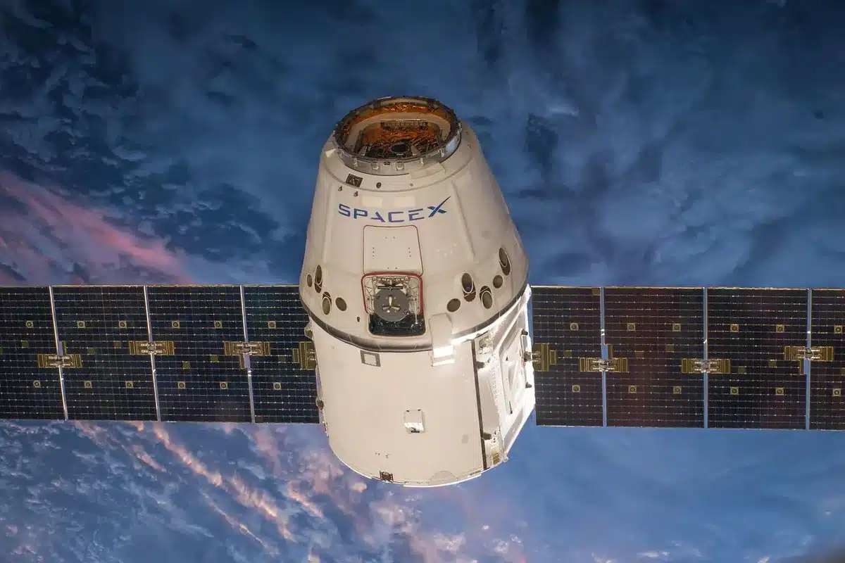 Meccanismo di aggancio robotico progettato per docking su satelliti