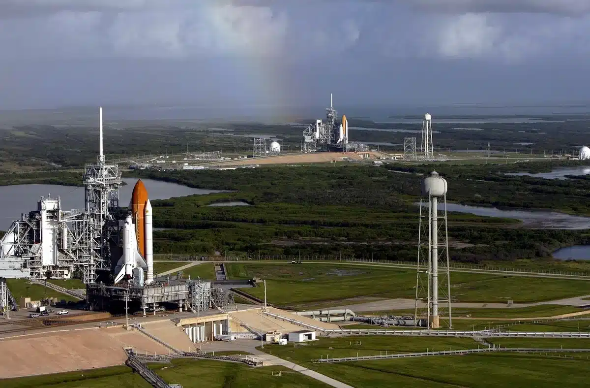 Il Launch Complex 40 a Cape Canaveral con un razzo sul pad