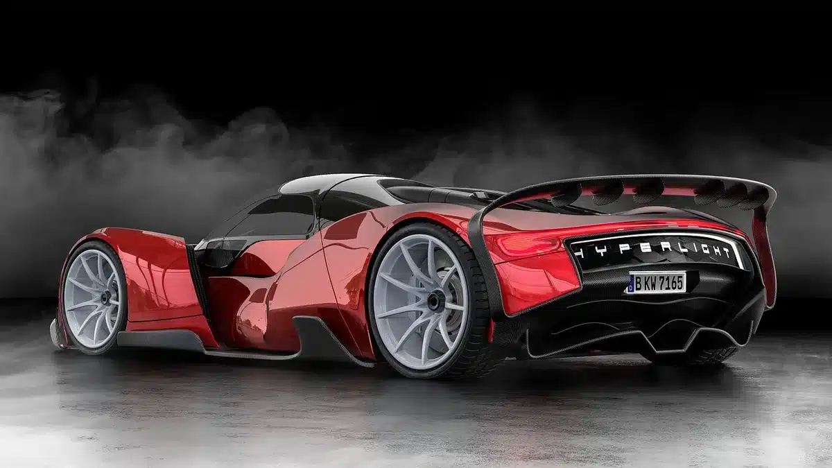 Concept car elettriche e prototipi su pedane espositive