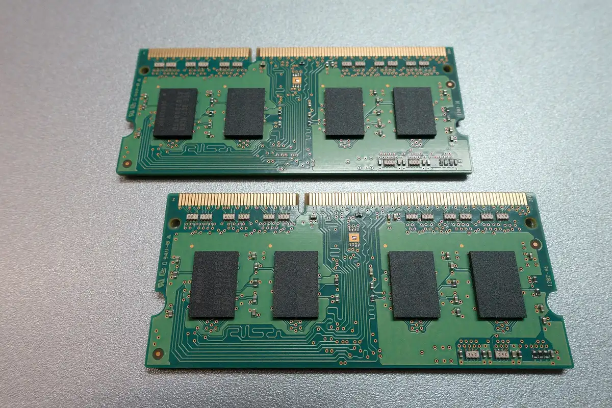 Moduli RAM e manopola virtuale simbolica per memoria totale del PC