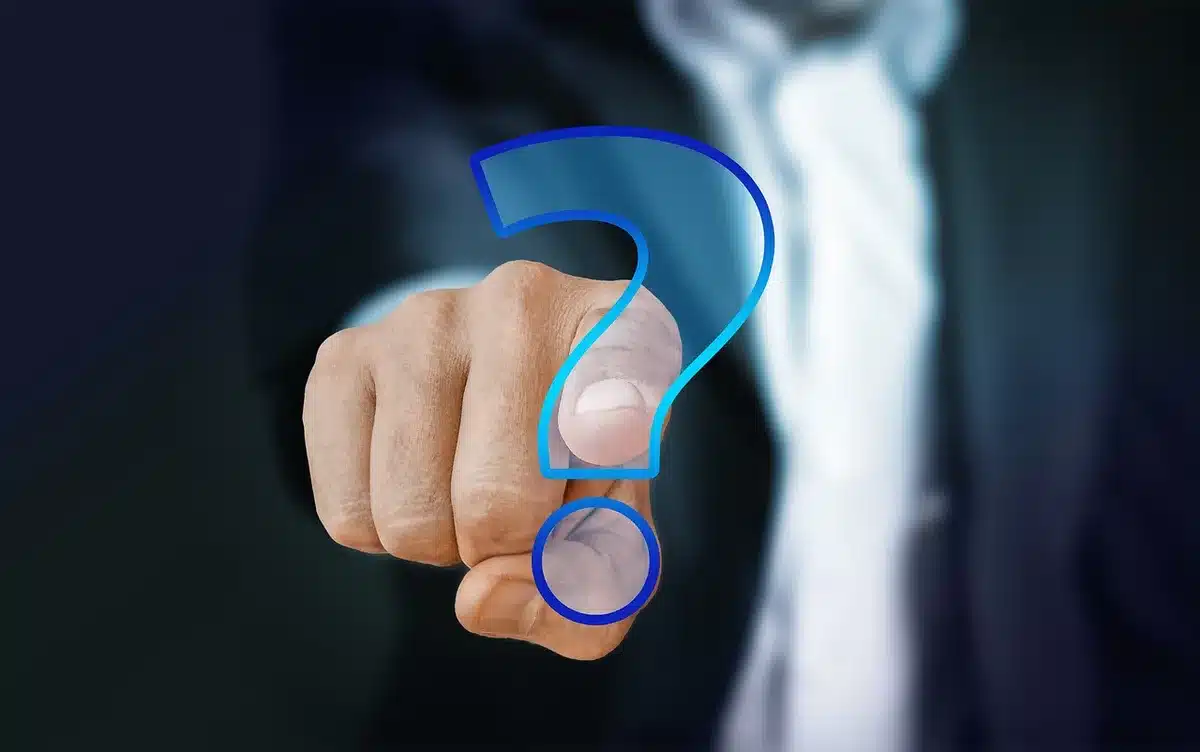 Interfaccia utente modulare su grande schermo con finestre ridimensionabili