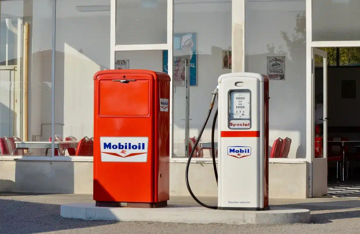 Nozzole di diesel e display della pompa in primo piano