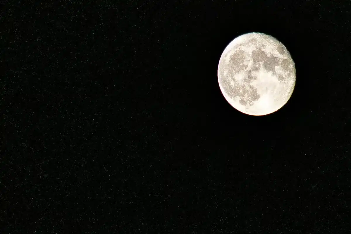 Apertura di un possibile lavatube nei Marius Hills sulla Luna
