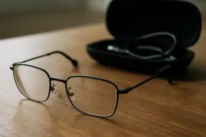 Ray-Ban Meta Audio: occhiali AI senza fotocamere né bug