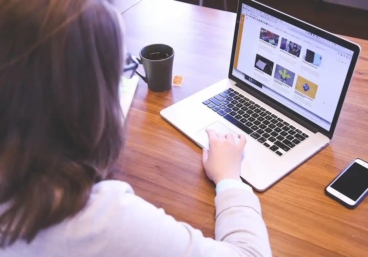 Esempio di pagina web defacciata mostrata in un browser